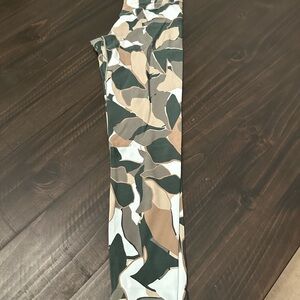 Aerie Camouflage Leggings - Green, Brown, White